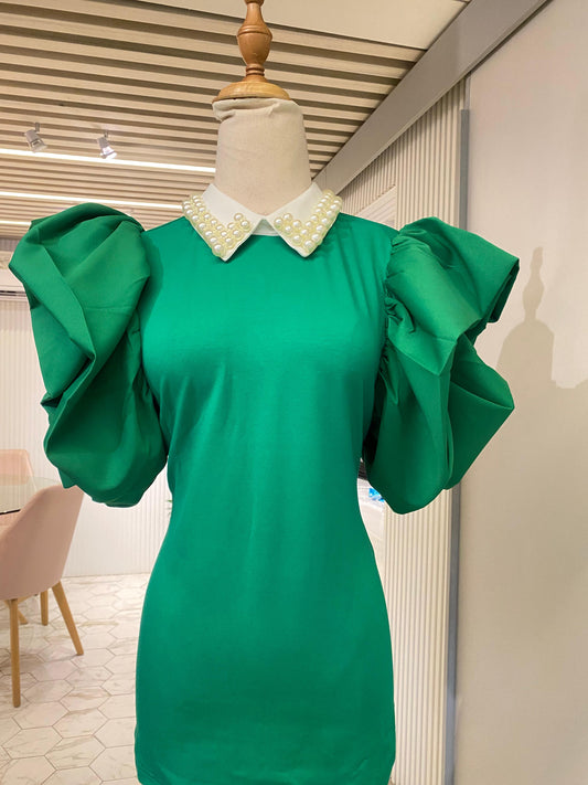BLUSA VERDE CON PERLAS
