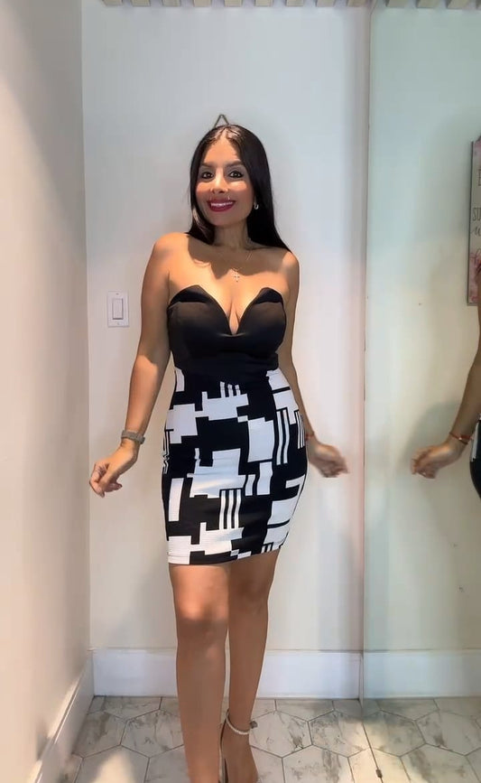 TRAJE ONESHOULDER NEGRO
